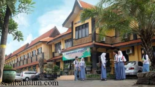 Rekomendasi Daftar 3 SMA Terbaik di Jawa Timur